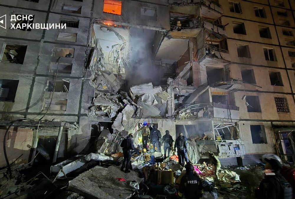 Тело 15-летнего парня заметили под завалами дома в Харькове: вероятно, он погиб Тело 15-летнего парня заметили под завалами дома в Харькове: вероятно, он погиб