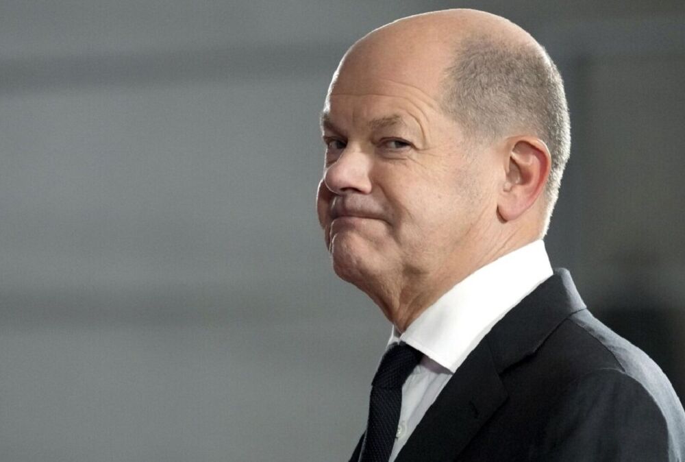 Шольц вважає смішними звинувачення у відсутності достатньої підтримки України