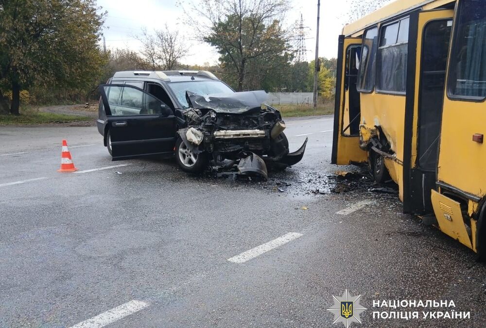 Семеро людей постраждали в ДТП за участю автобуса в Кіровоградській області