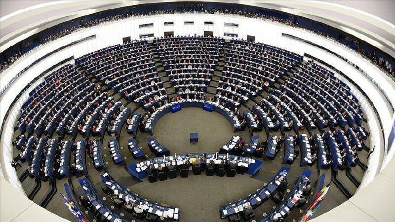 Европарламент поддержал предоставление Украине и Молдове статуса кандидатов в ЕС