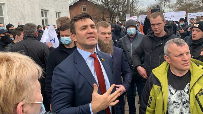 Вибори в Івано-Франківській області: волеізявленія народу або телешоу з елементами екшену