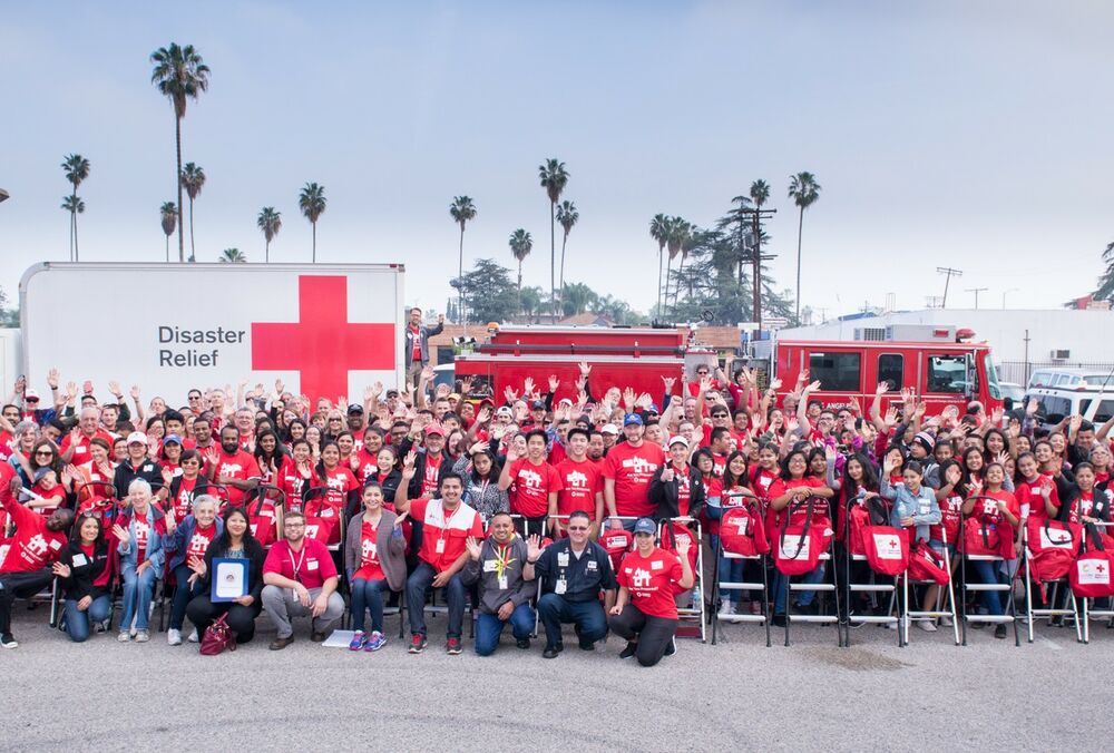 8 травня відзначаємо Всесвітній день Червоного хреста і Червоного Півмісяця