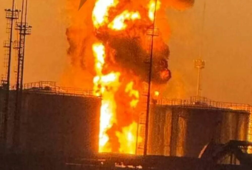 Українські військові вдарили по нафтобазі в Ростовській області