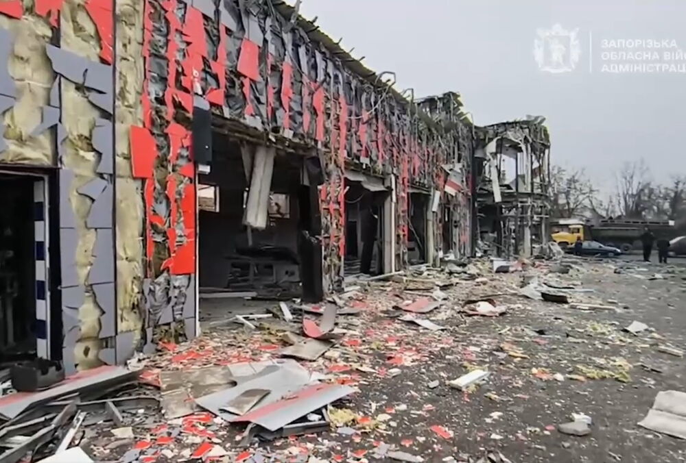 Удар по Запорожью: 12 человек остаются в больницах, из них 3 - в тяжелом состоянии