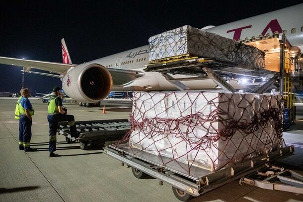 В Україну вперше привезли вакцину Moderna: кому вона дістанеться