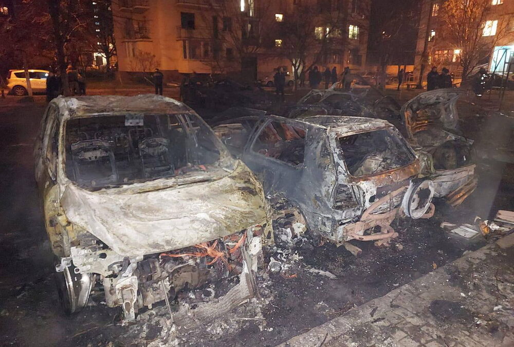 Четыре человека пострадали при атаке на Одессу: россияне били ракетой и дронами (фото) Четыре человека пострадали при атаке на Одессу: россияне били ракетой и дронами (фото)