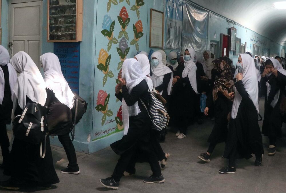 В Афганістані 60 школярок опинилися в лікарні через отруєння невідомою речовиною 