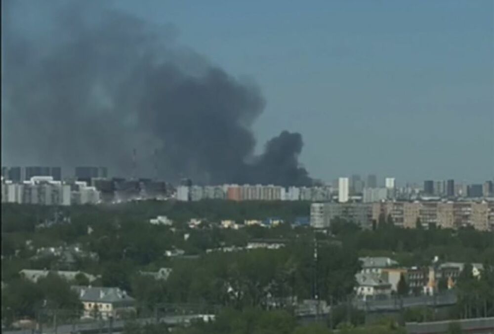 У Москві спалахнула пожежа в районі автомобільного заводу