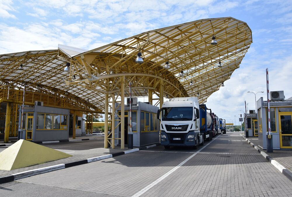 Польша в понедельник перекроет один из пунктов пропуска на границе с Украиной