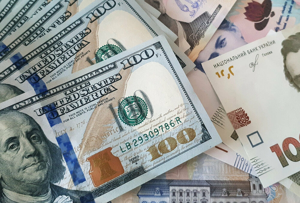 В Украине продолжается рекордное падение гривны В Украине продолжается рекордное падение гривны