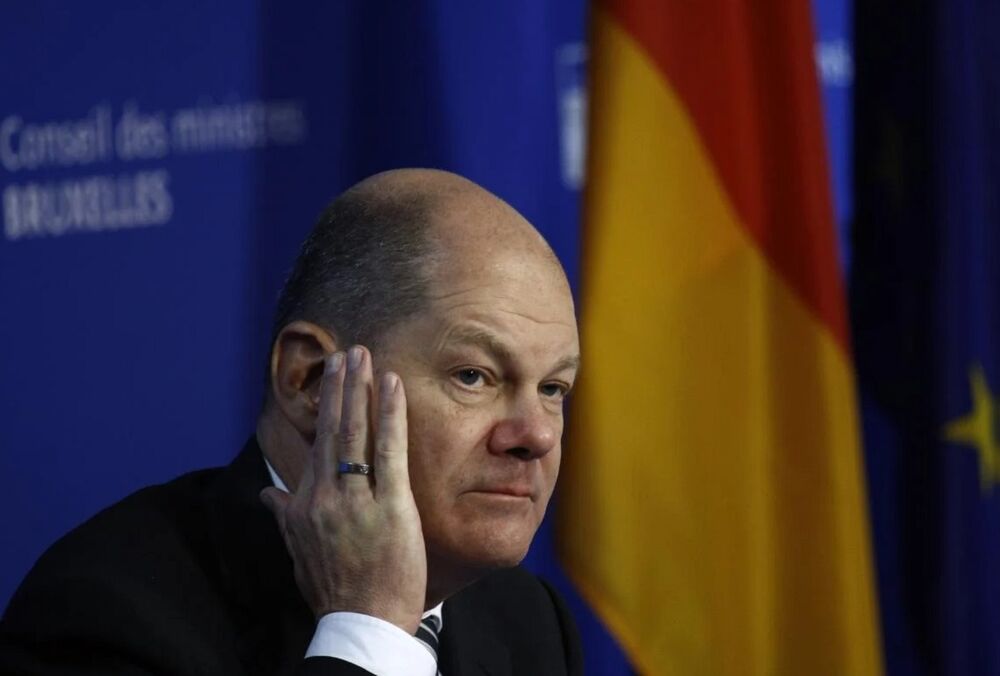 Шольц рассказал, почему он и далее будет общаться с Путиным