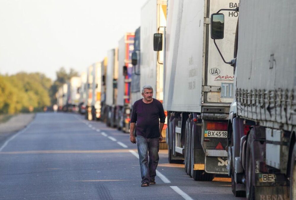 В Україні почалися проблеми з паливом через блокаду польських перевізників