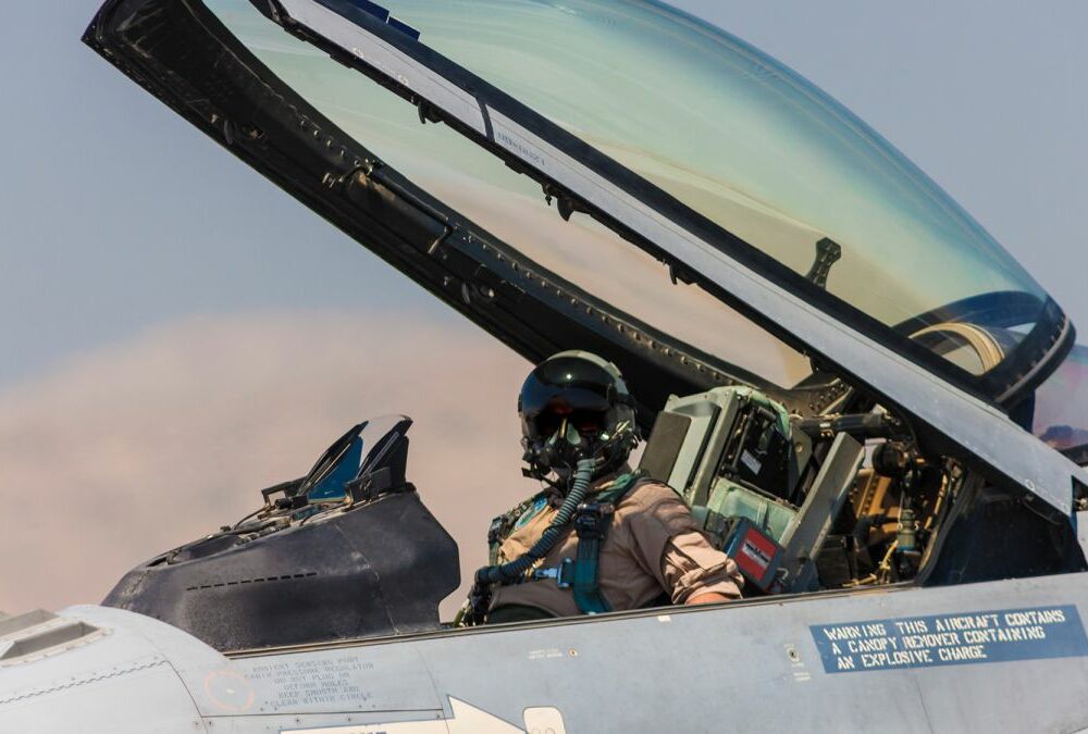 Украинские пилоты завершают обучение на F-16 Украинские пилоты завершают обучение на F-16