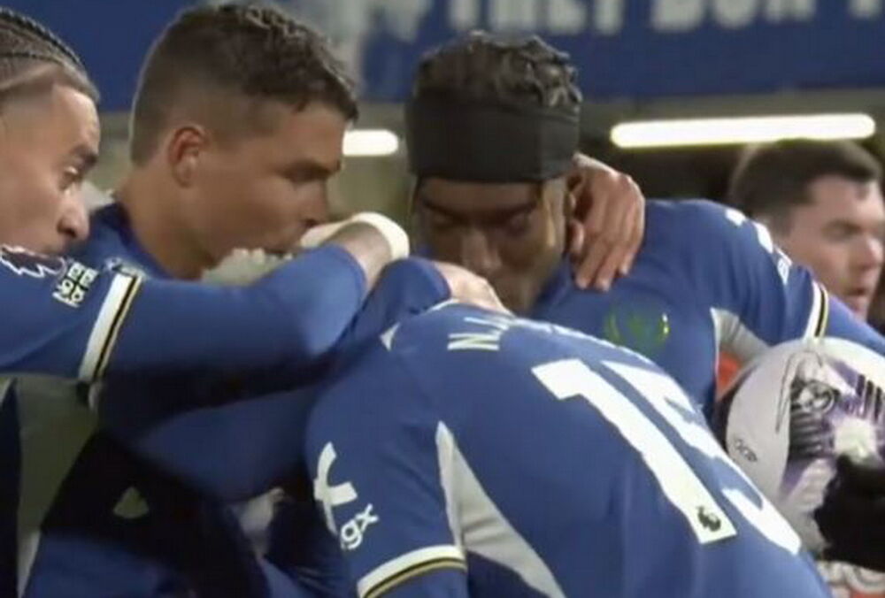 Футболисты Челси едва не подрались за право бить пенальти: видео