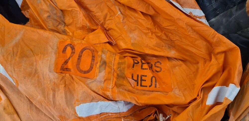 В Черном море выловили плот с вещами с затонувшего крейсера ”Москва”: фото