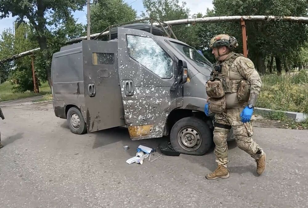 Российские дроны атаковали эвакуационный автомобиль в Покровске