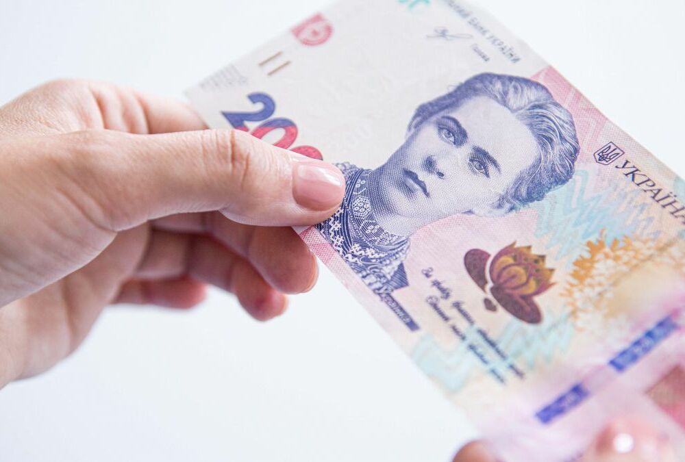 Украинцы сняли с депозитных счетов рекордные 27 млрд грн сбережений