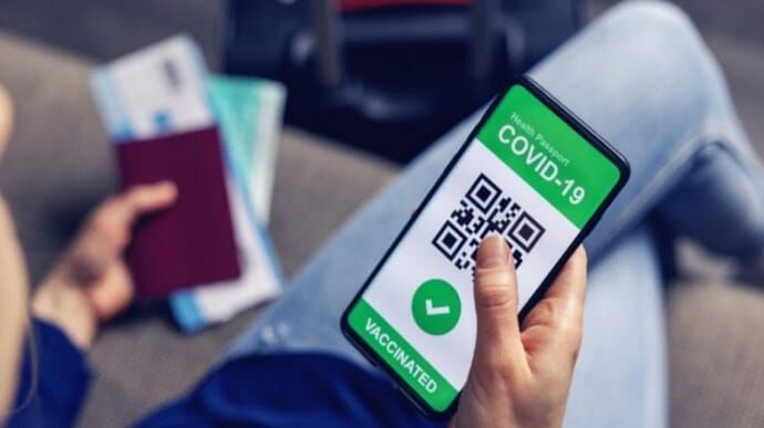 В Минцифры объяснили, как оформить электронный COVID-сертификат