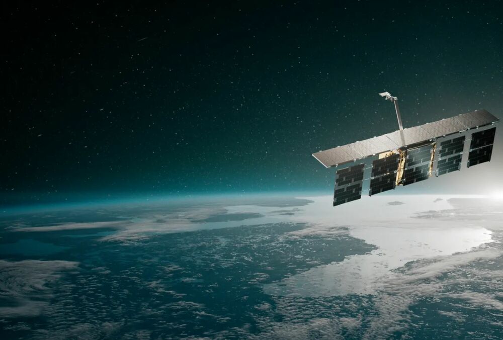 У розвідці озвучили результати роботи ”народного супутника” ICEYE: отримано тисячі знімків