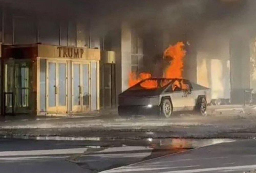 Біля готелю Трампа у Лас-Вегасі вибухнув Cybertruck