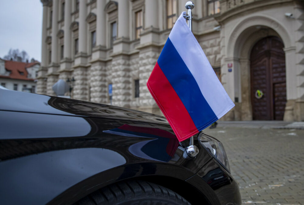 Чехия высылает 18 российских дипломатов: в Москве подготовили ответ