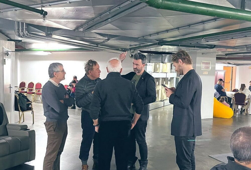 Глава евродипломатии Жозеп Боррель попал под ракетный удар в Киеве: он прятался в укрытии