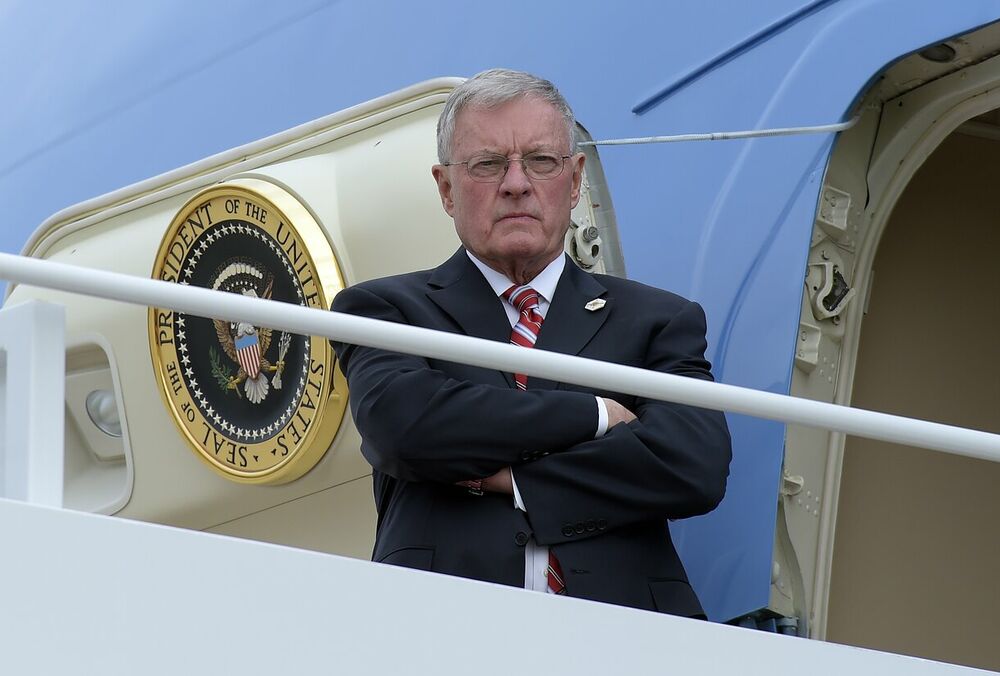 Келлог убеждает Трампа учитывать сложности, с которыми сталкивается Зеленский, сравнивая его с Линкольном