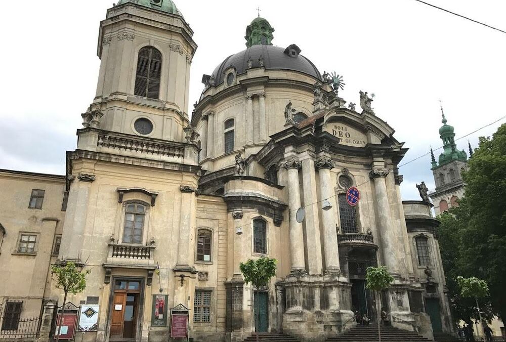 День памятников и пиццы: какие праздники отмечают 18 апреля