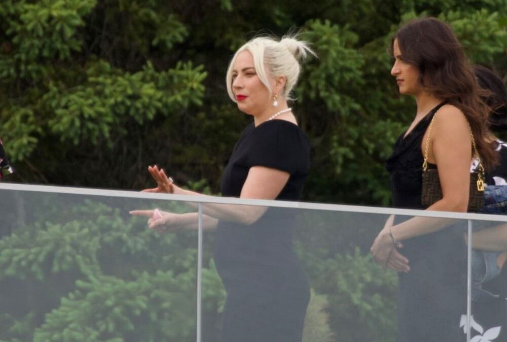 Леді Гага прокоментувала свою ”вагітність”