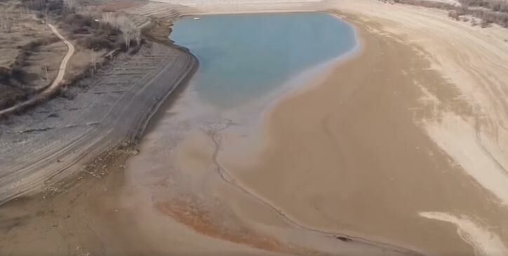 Вода в Криму: чергове водосховище повністю пересохло