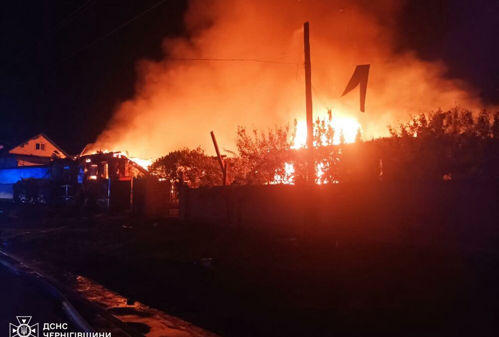 В Прилуках российский дрон попал в дом начальника пожарной части: погибли жена, дочь и внук