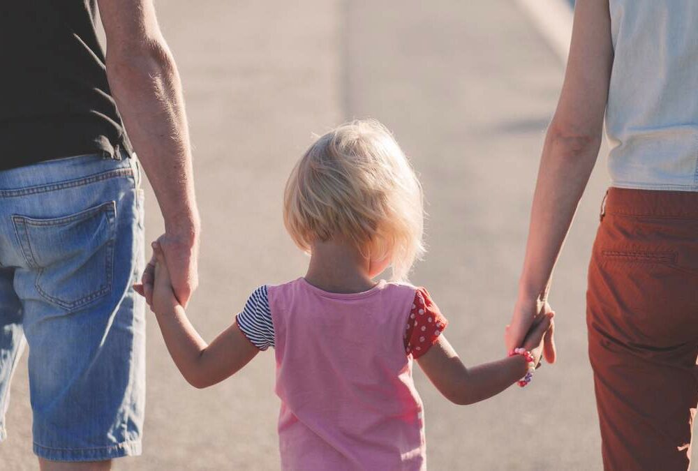 В Украине меняют правила усыновления детей