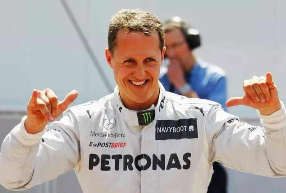 Михаэль Шумахер, вероятно, был на свадьбе дочери: он ”появился на публике” впервые за 11 лет