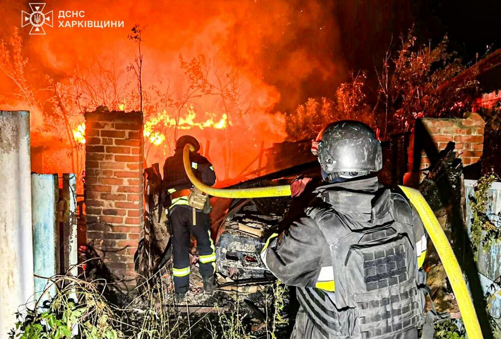 Спасатели показали последствия атаки дронов на Харьковщину