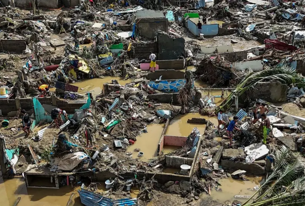 Тайфун “Калмаэги” принес разрушения во Вьетнам, а число погибших на Филиппинах приближается к 200