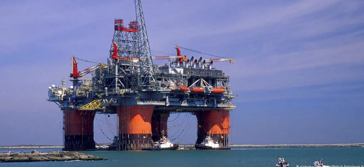 Дроны СБУ остановили работу нефтедобывающей платформы в Каспийском море