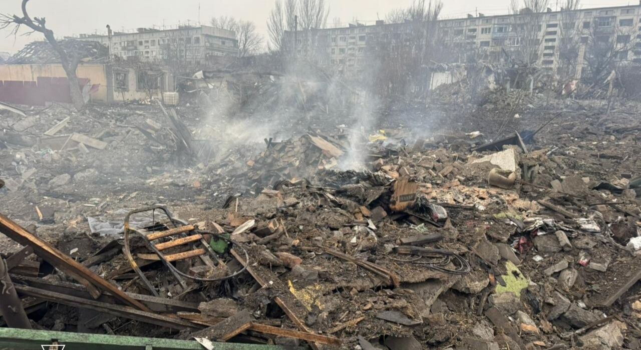 Спасатели показали последствия российских авиаударов по Краматорску