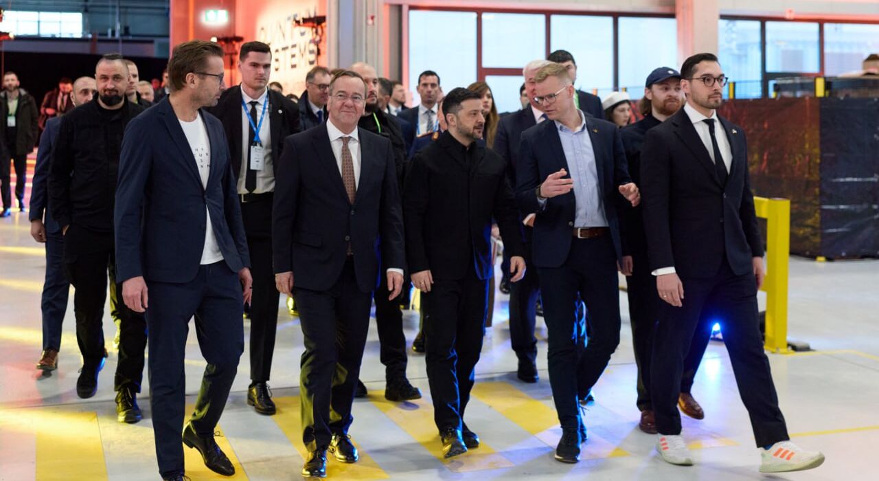 Зеленский показал первое немецко-украинское предприятие, которое производит дроны с ИИ для ВСУ