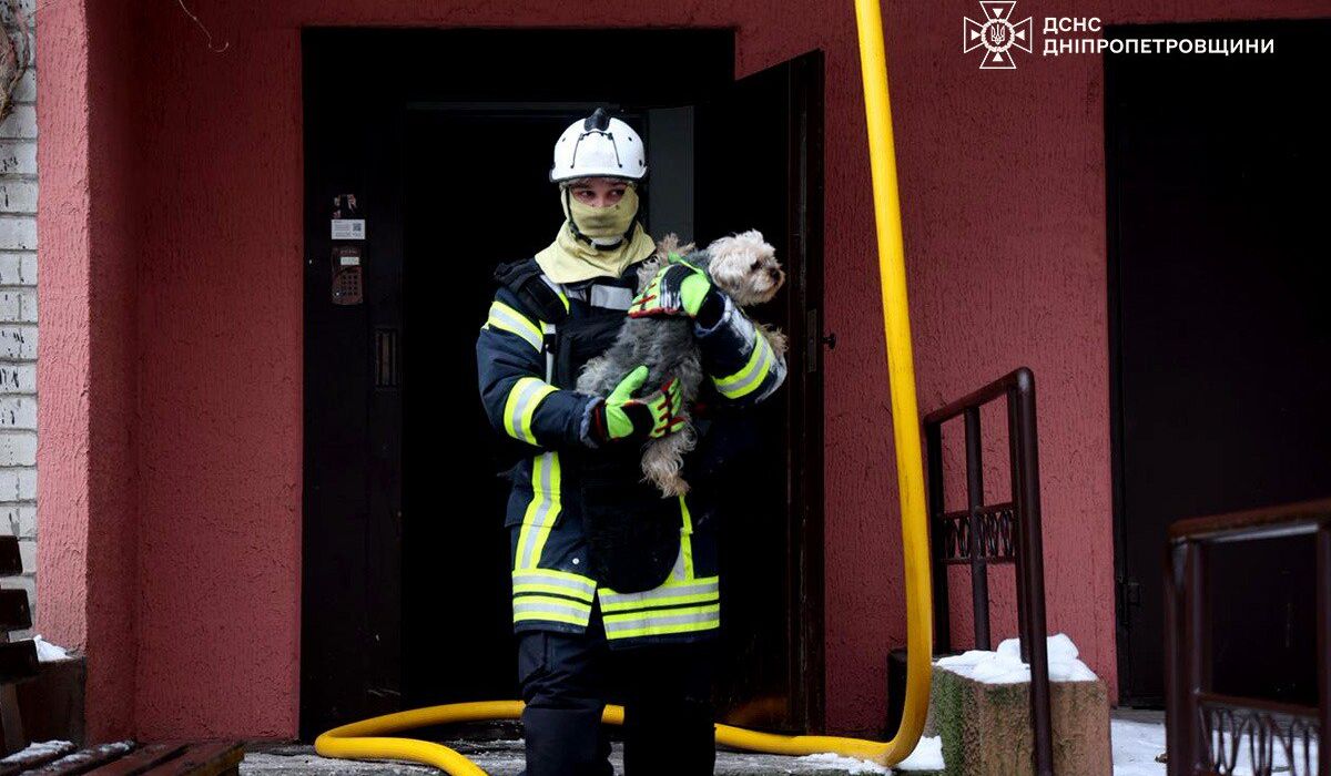 Российский БПЛА влетел в жилой дом в Днепре: 14 пострадавших