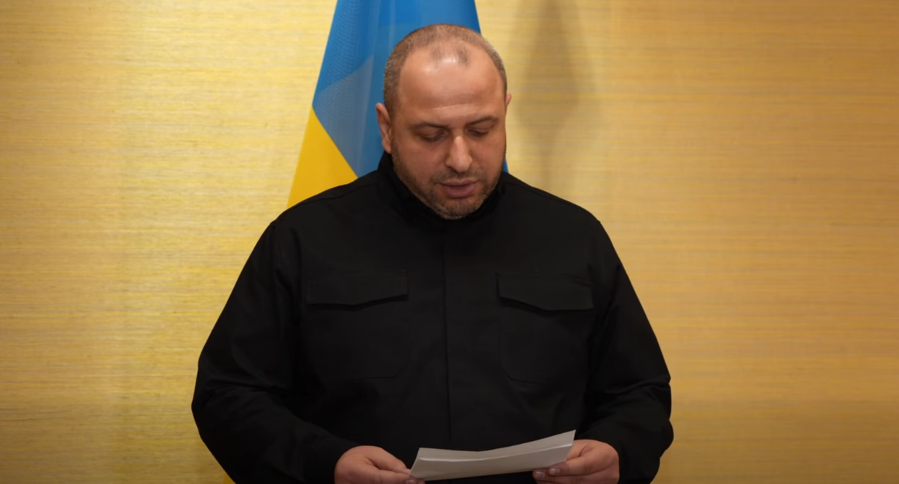 Помощник Путина Мединский провел закрытую встречу с представителями Украины перед вылетом из Швейцарии