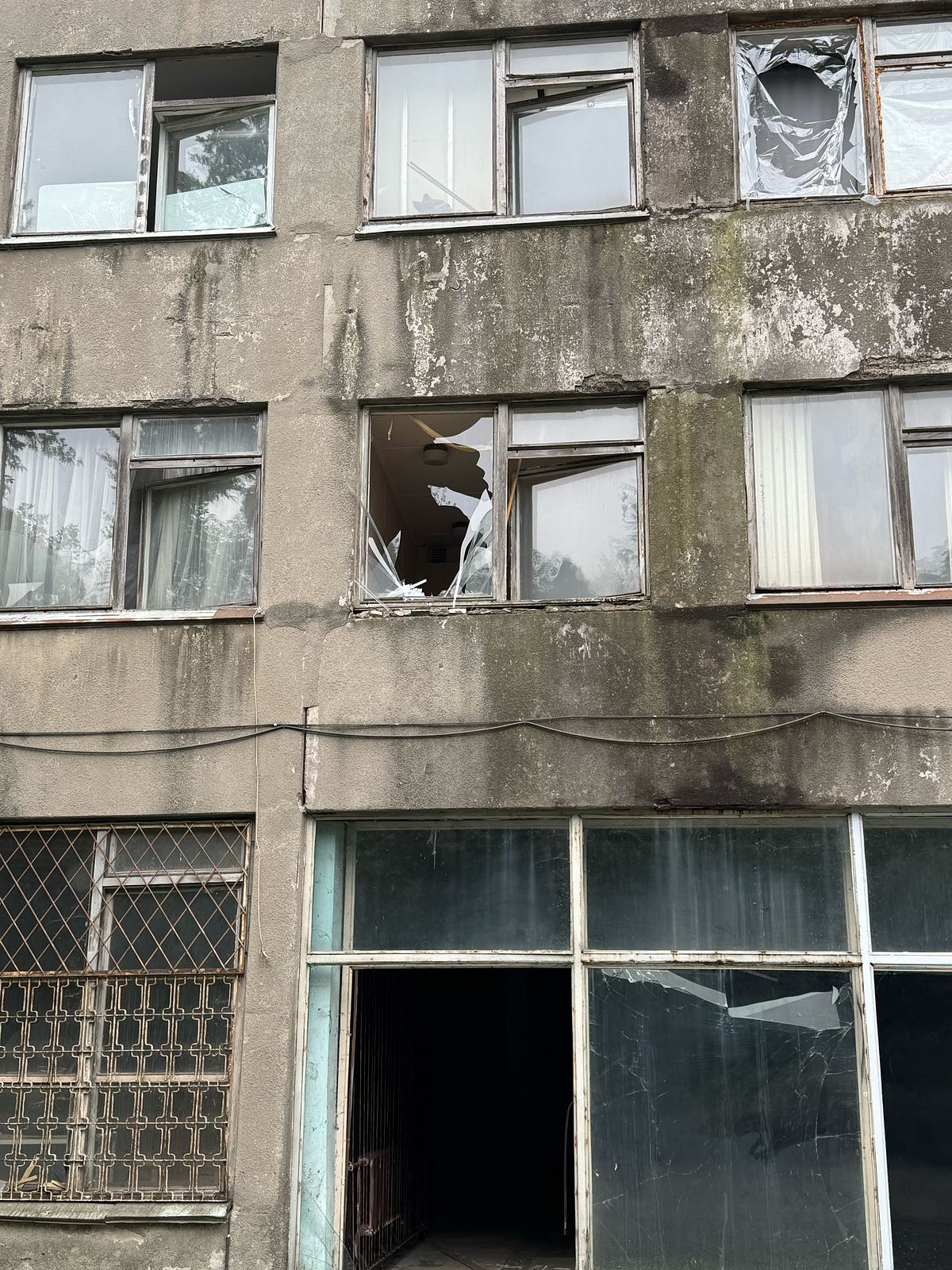 Внаслідок російського обстрілу Києва пошкоджено кіностудію Довженка (фото) — фото 1