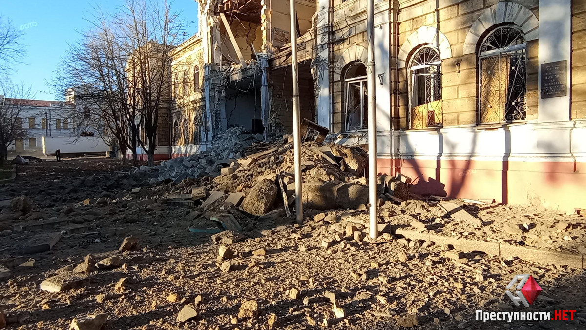 Россия нанесла ракетный удар по центру Николаева: разрушена школа, есть жертва — фото 2
