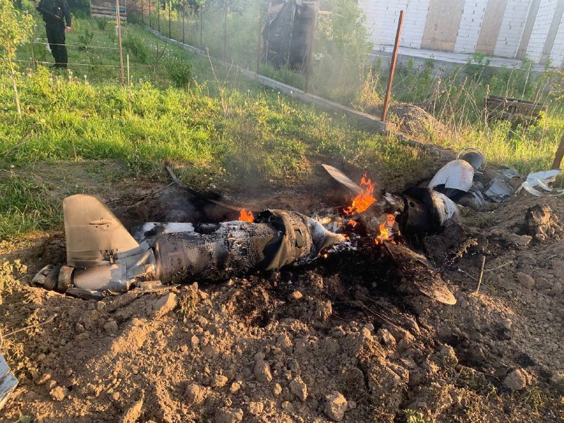 В полиции показали обломки сбитых над Киевской областью ракет: фото — фото
