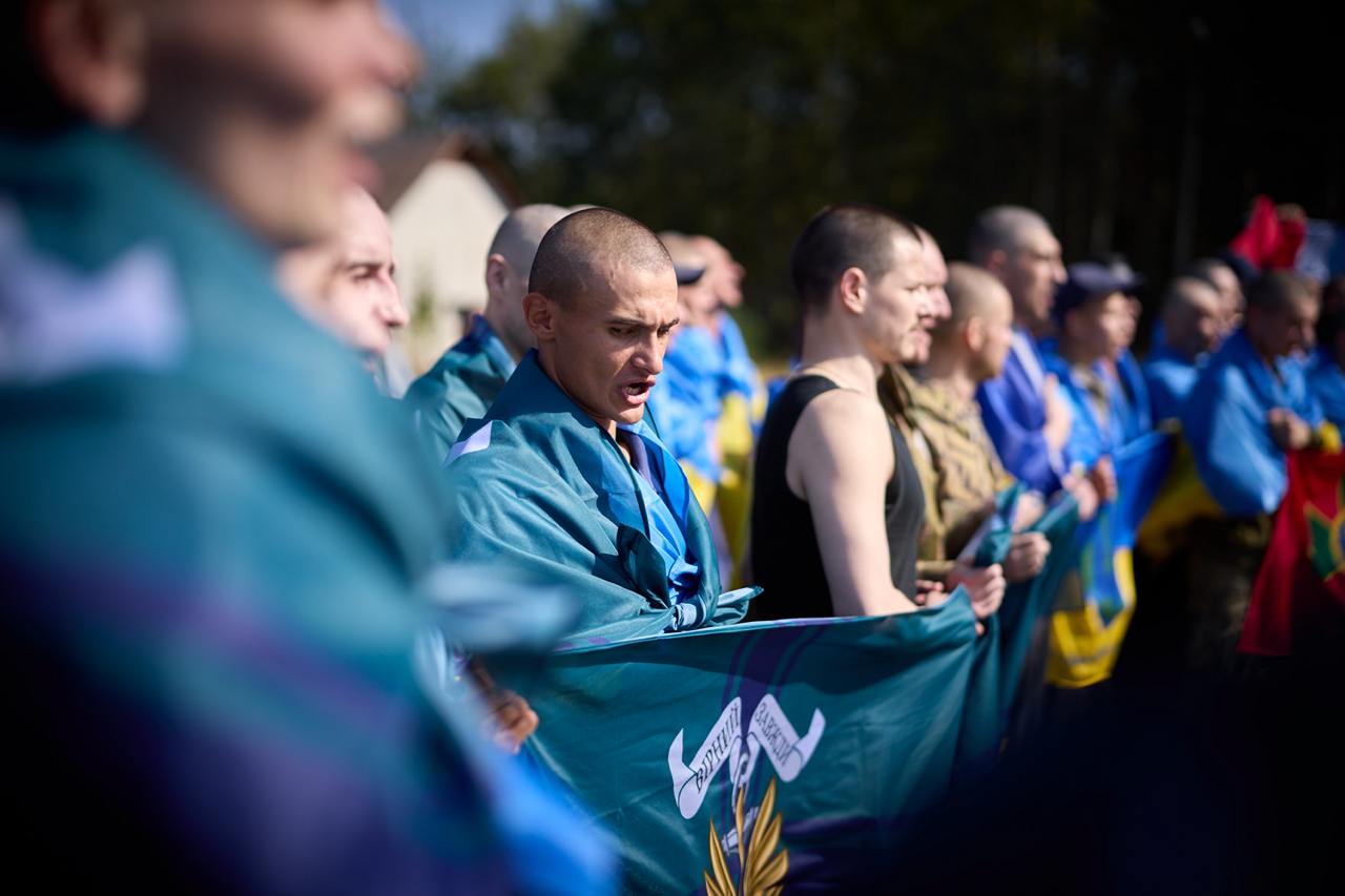 Зеленський підтвердив, що Україна провела другий поспіль обмін полоненими — фото 9