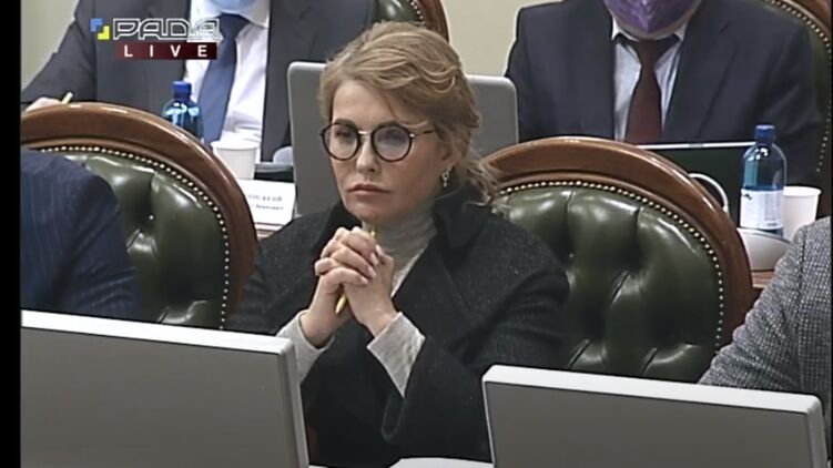 Фотофакт: Тимошенко удивила украинцев новым образом — фото