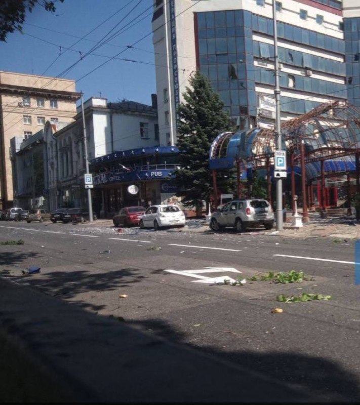 В Донецке сообщают о взрывах в ”администрации Пушилина” и отеле, где живут российские пропагандисты  — фото 1