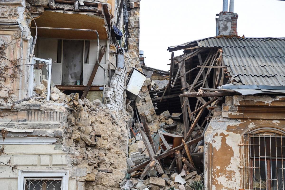 У центрі Одеси частково обвалився житловий будинок — фото 1