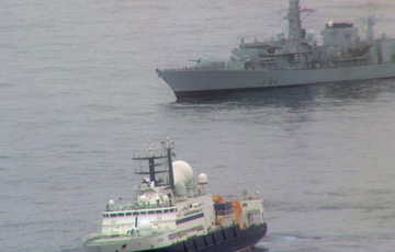 Розвідувальний корабель Росії вперше використав лазери, щоб завадити британським пілотам