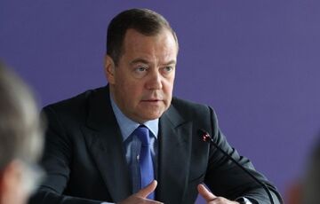 ”Вже нема чого соромитися”: Медведєв закликав ударити по українських АЕС та європейських ядерних об'єктах  ”Вже нема чого соромитися”: Медведєв закликав ударити по українських АЕС та європейських ядерних об'єктах