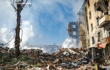 Возросло количество погибших из-за удара по центру Краматорска Возросло количество погибших из-за удара по центру Краматорска